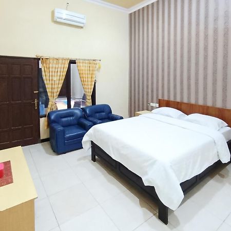 Gita Puri Redpartner Blitar Exterior foto