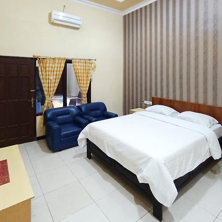 Gita Puri Redpartner Blitar Exterior foto