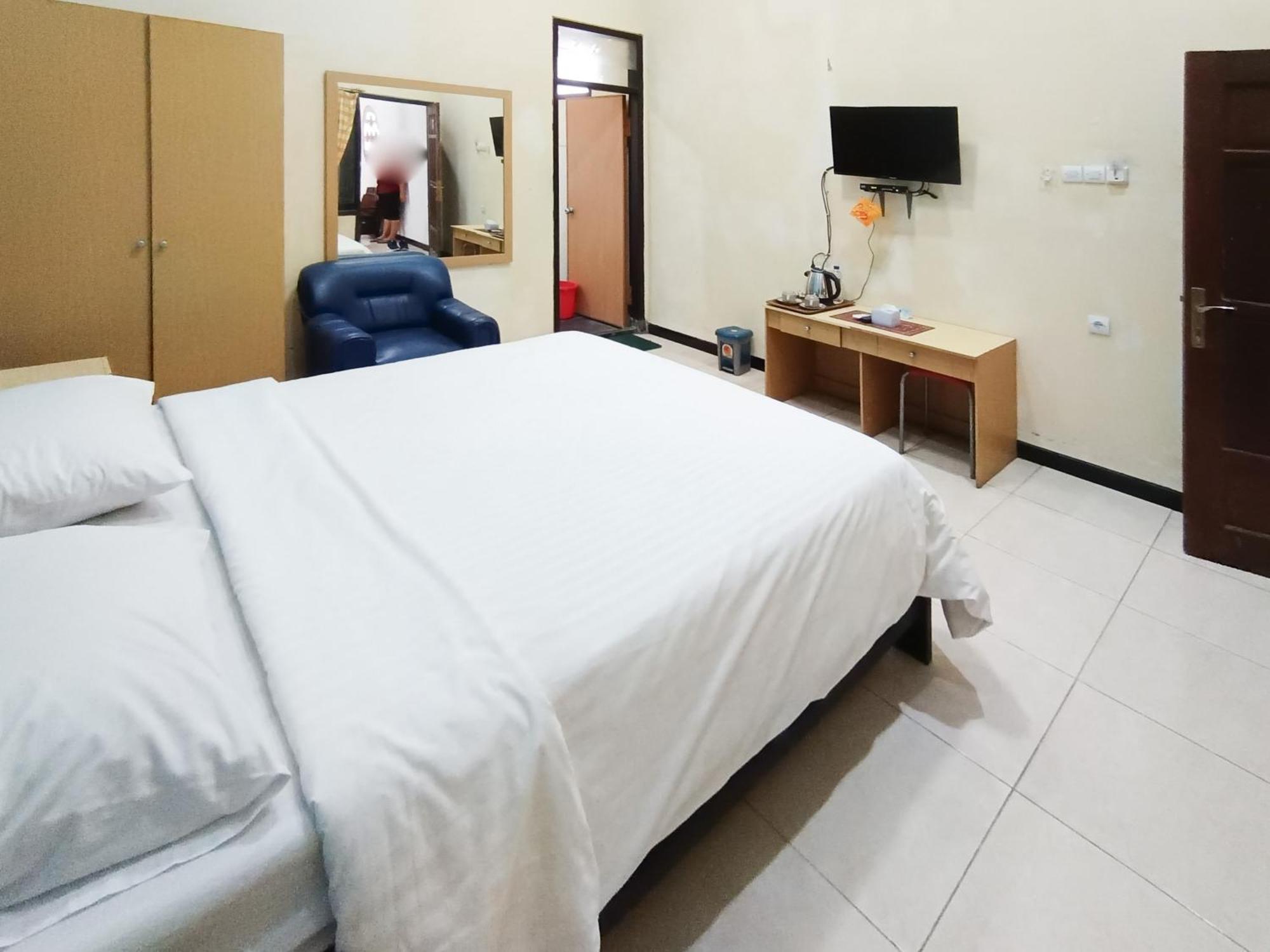 Gita Puri Redpartner Blitar Exterior foto