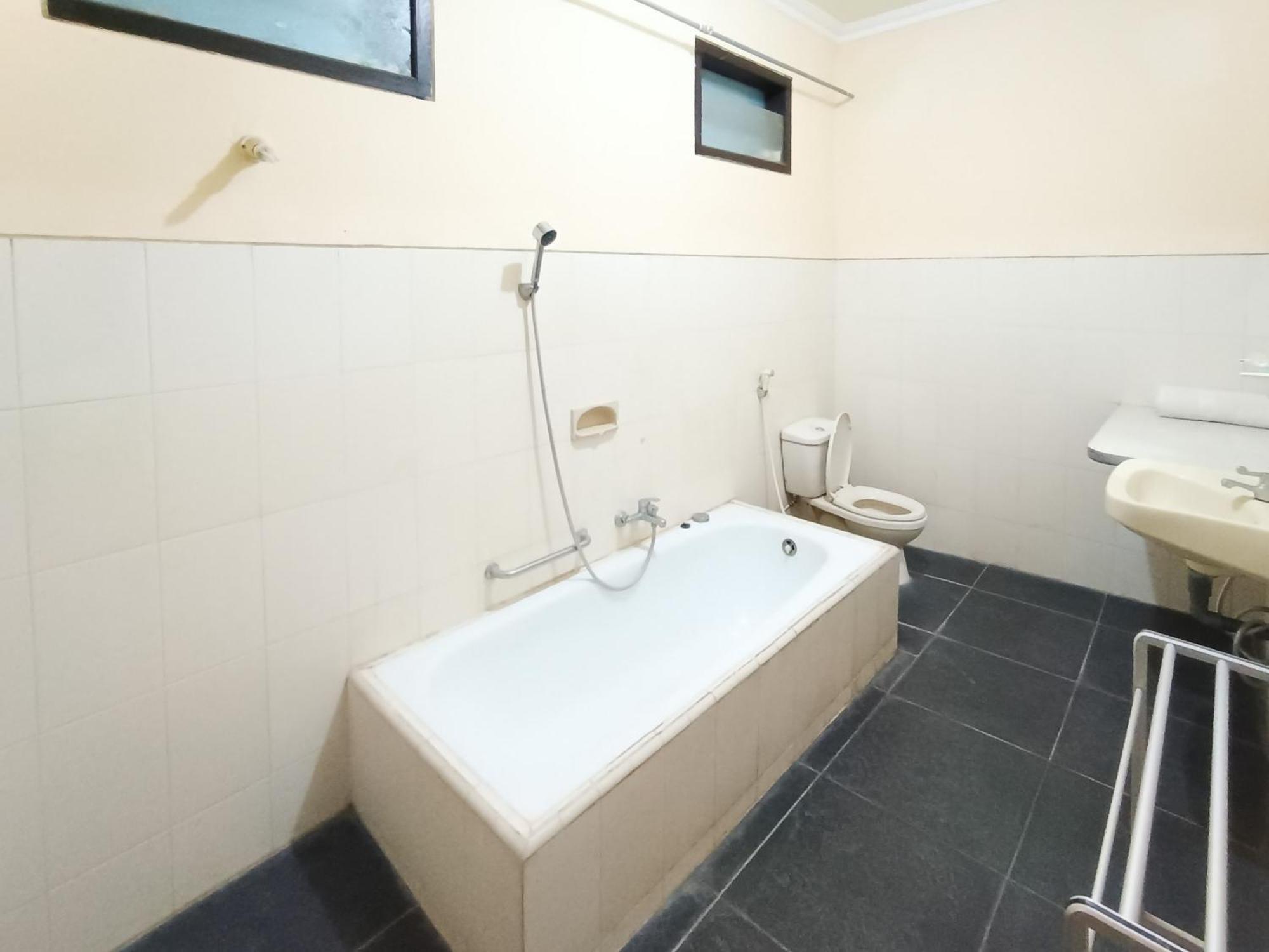 Gita Puri Redpartner Blitar Exterior foto