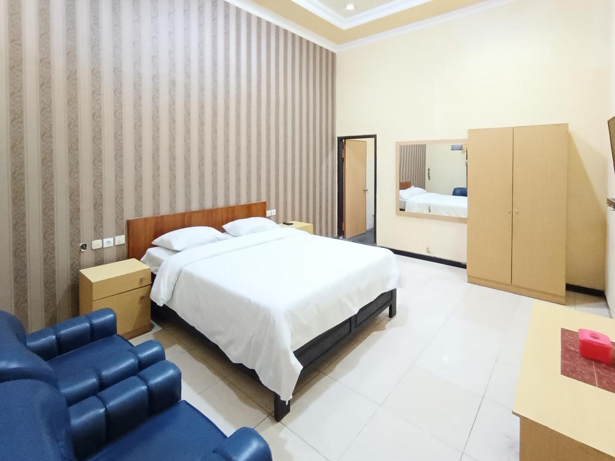 Gita Puri Redpartner Blitar Exterior foto