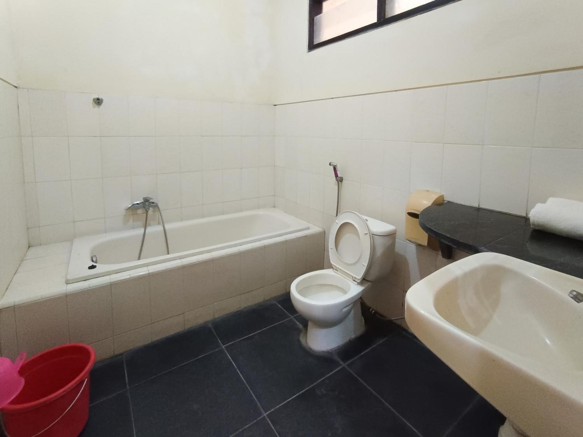 Gita Puri Redpartner Blitar Exterior foto