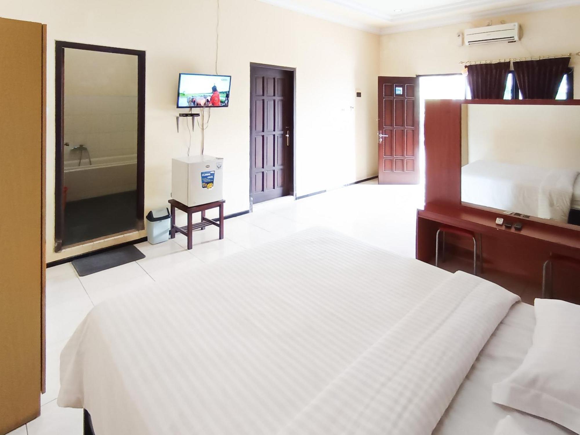 Gita Puri Redpartner Blitar Exterior foto