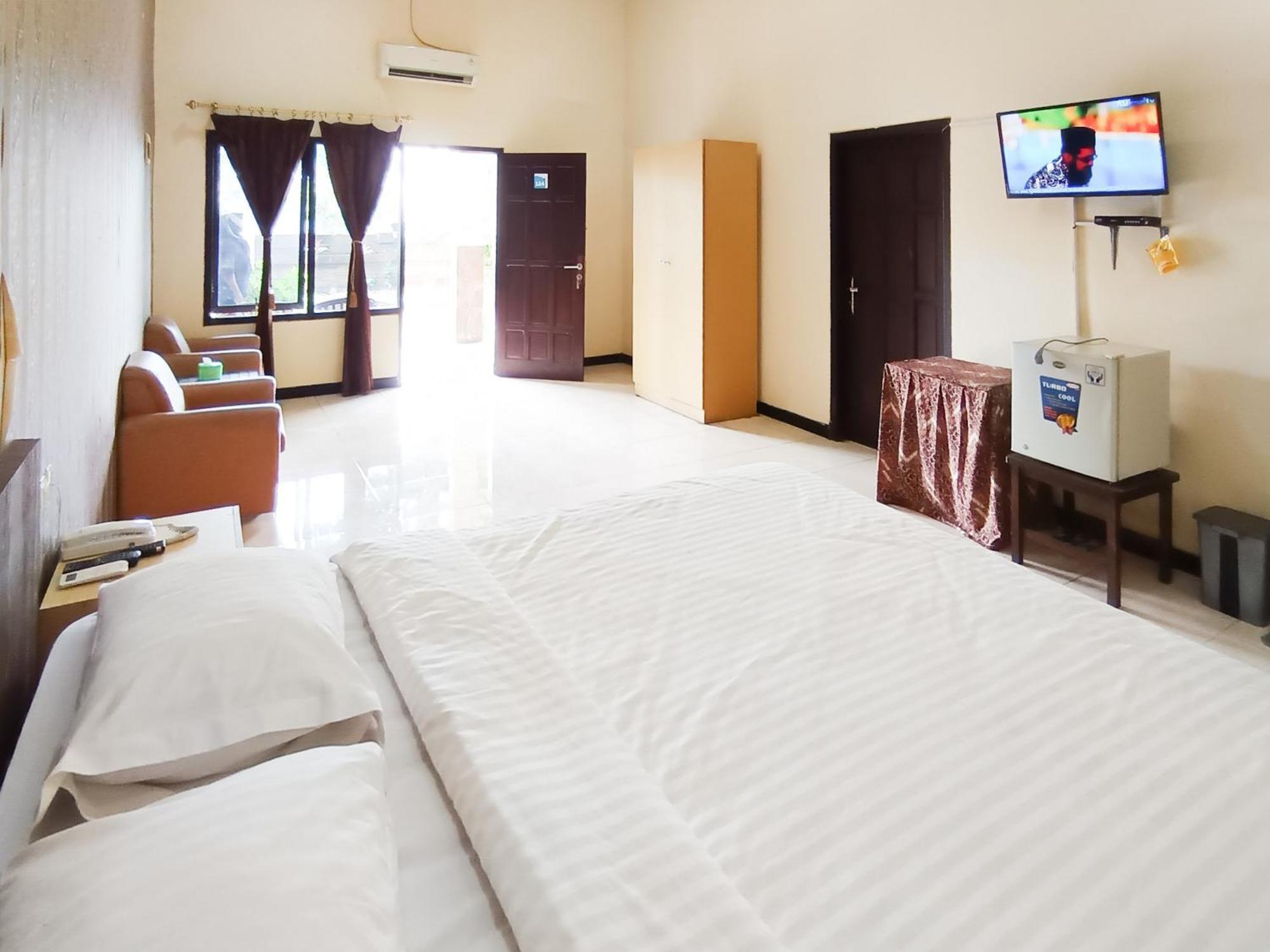 Gita Puri Redpartner Blitar Exterior foto