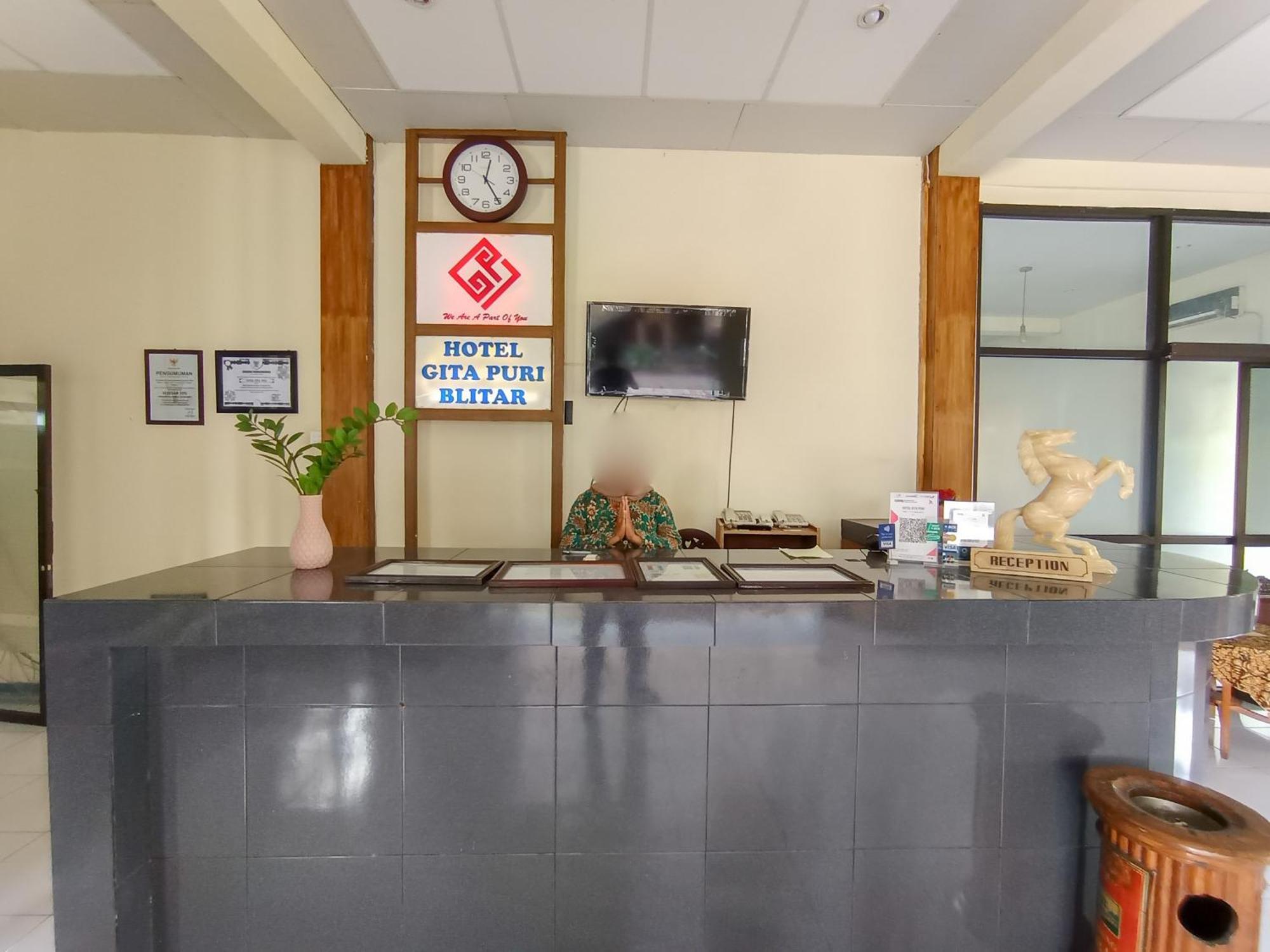 Gita Puri Redpartner Blitar Exterior foto