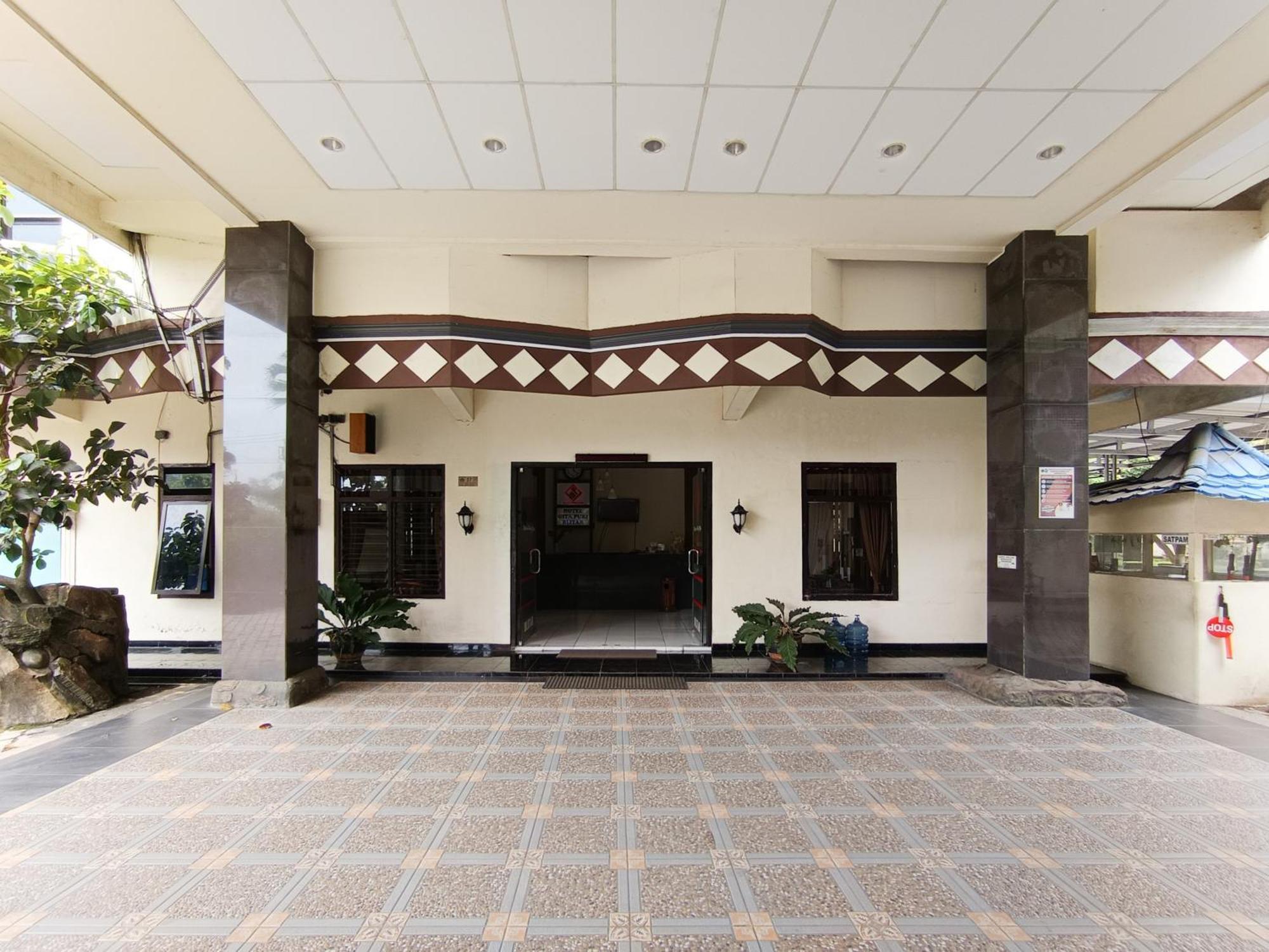 Gita Puri Redpartner Blitar Exterior foto