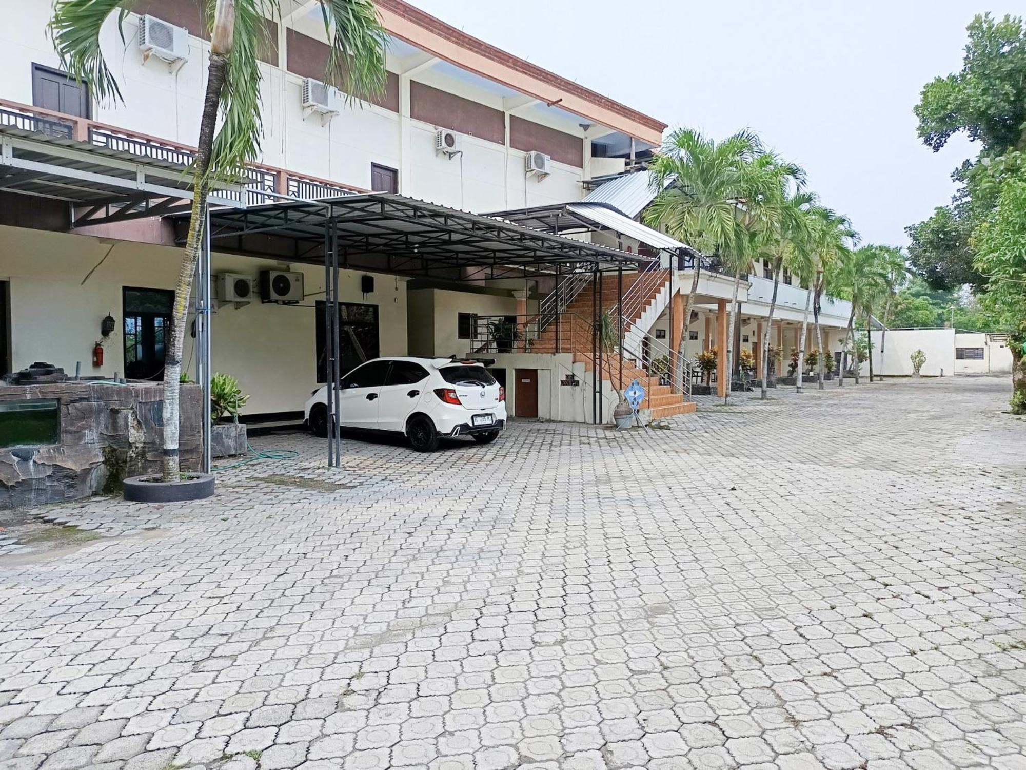 Gita Puri Redpartner Blitar Exterior foto